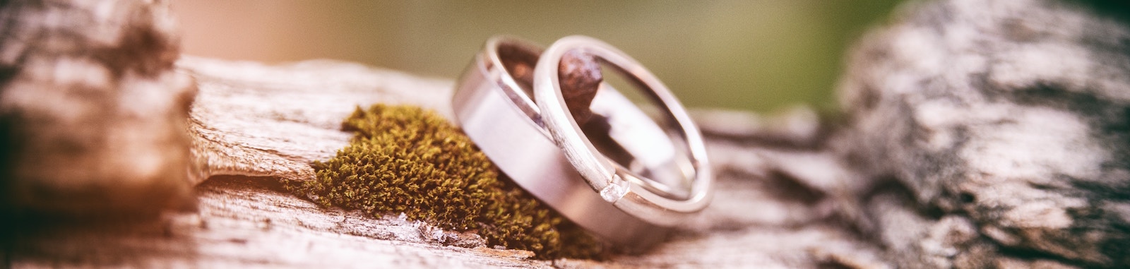 Picture of silver jewelry for the palladium return calculator.