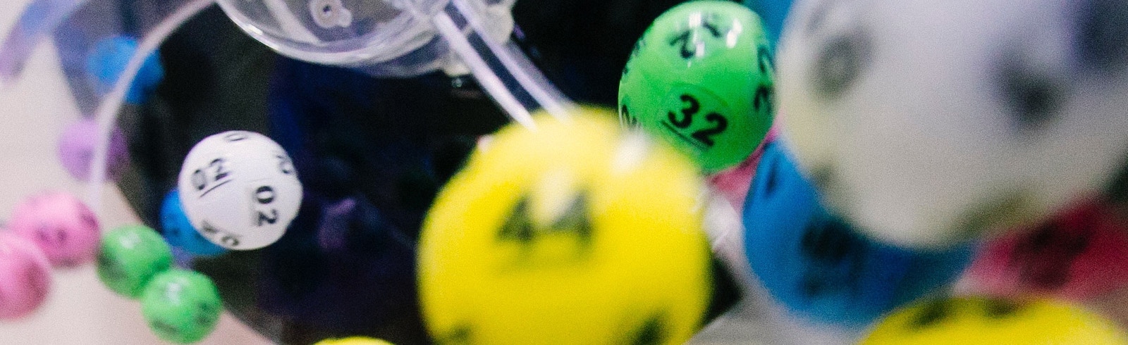 Air powered lottery balls for drawing
